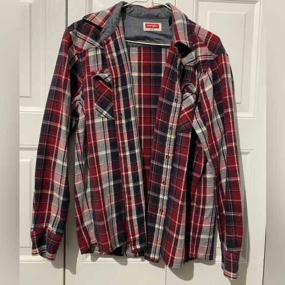 Wrangler Button Up Flannel shirt - Picture 3 of 5